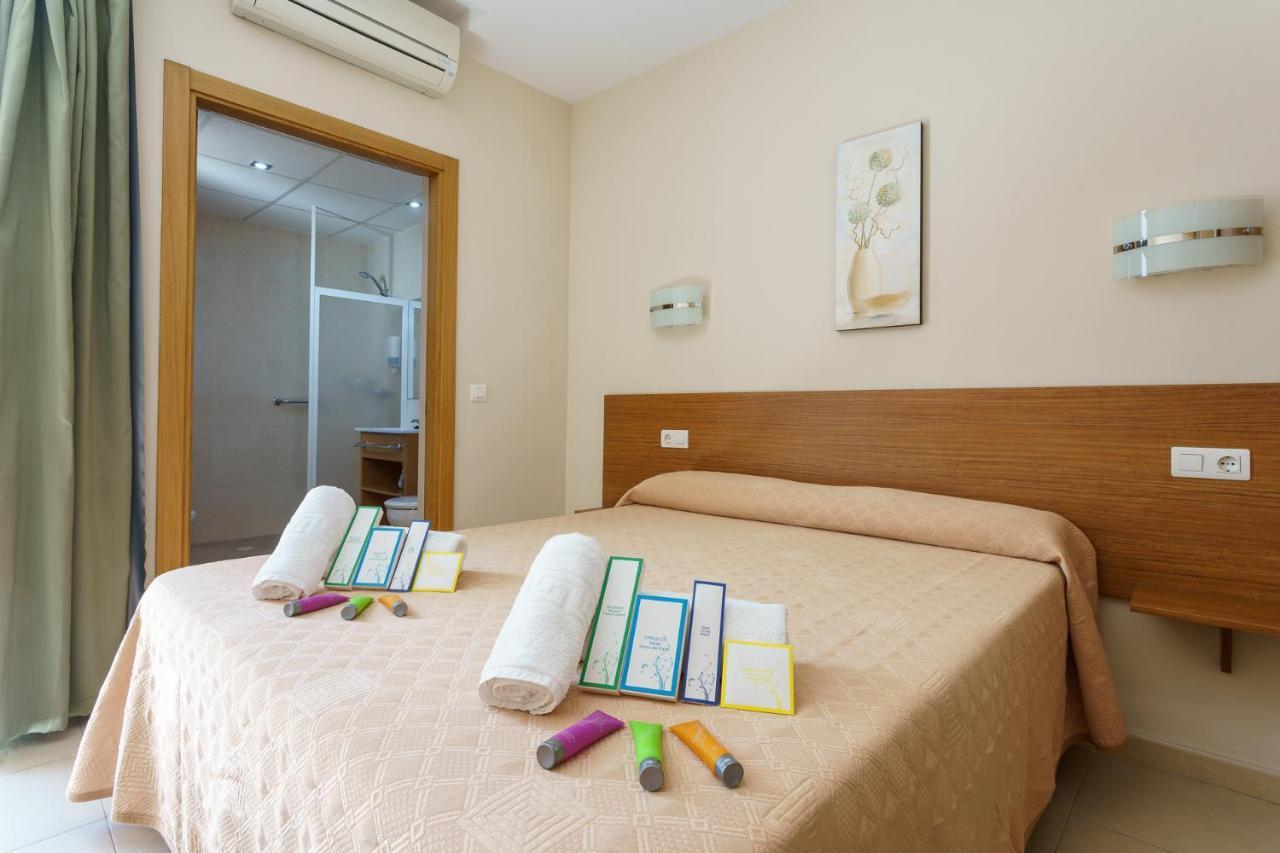 Hostal Costabella Powered By Faro Homes Fuengirola Luaran gambar