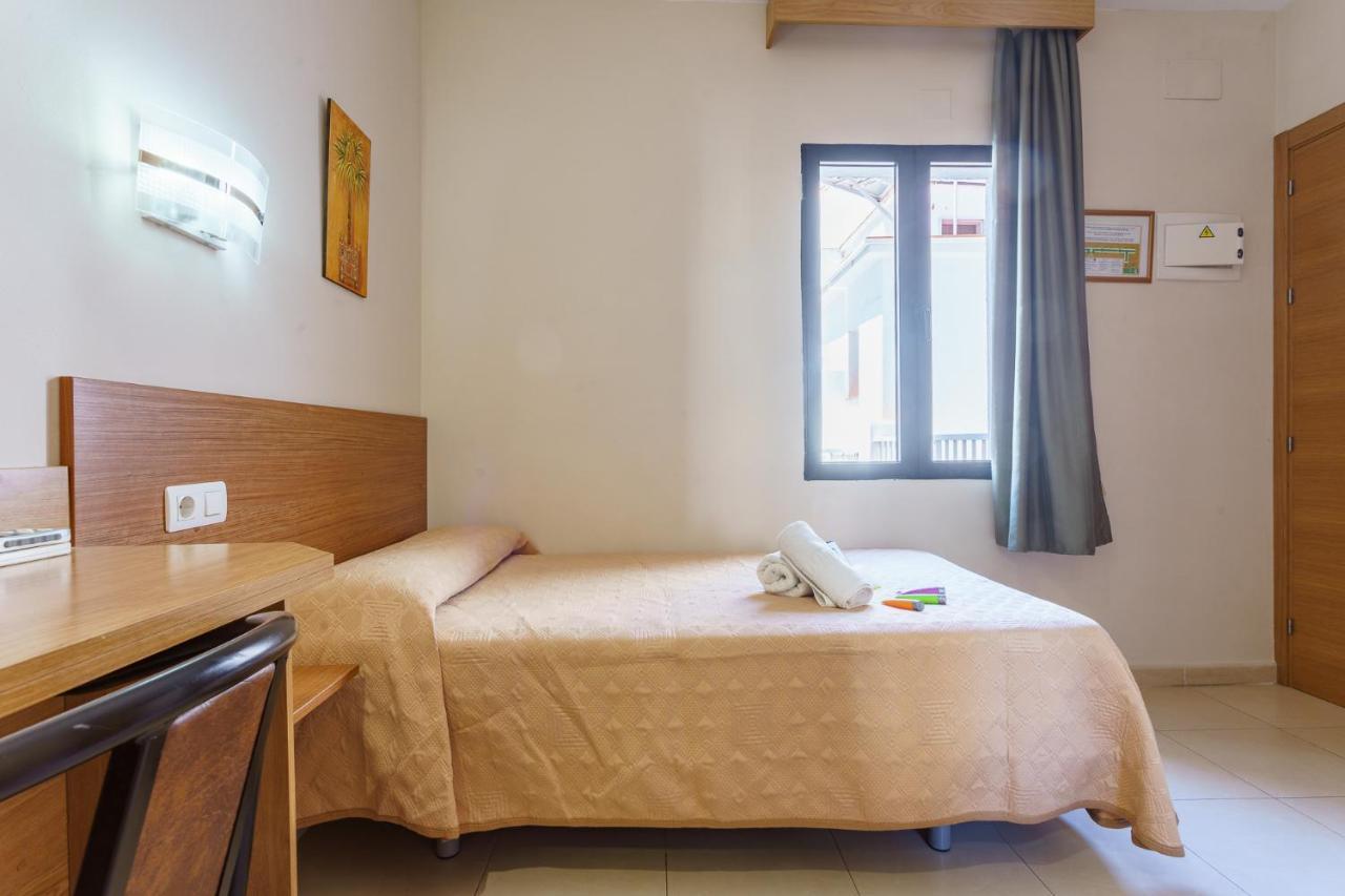 Hostal Costabella Powered By Faro Homes Fuengirola Luaran gambar