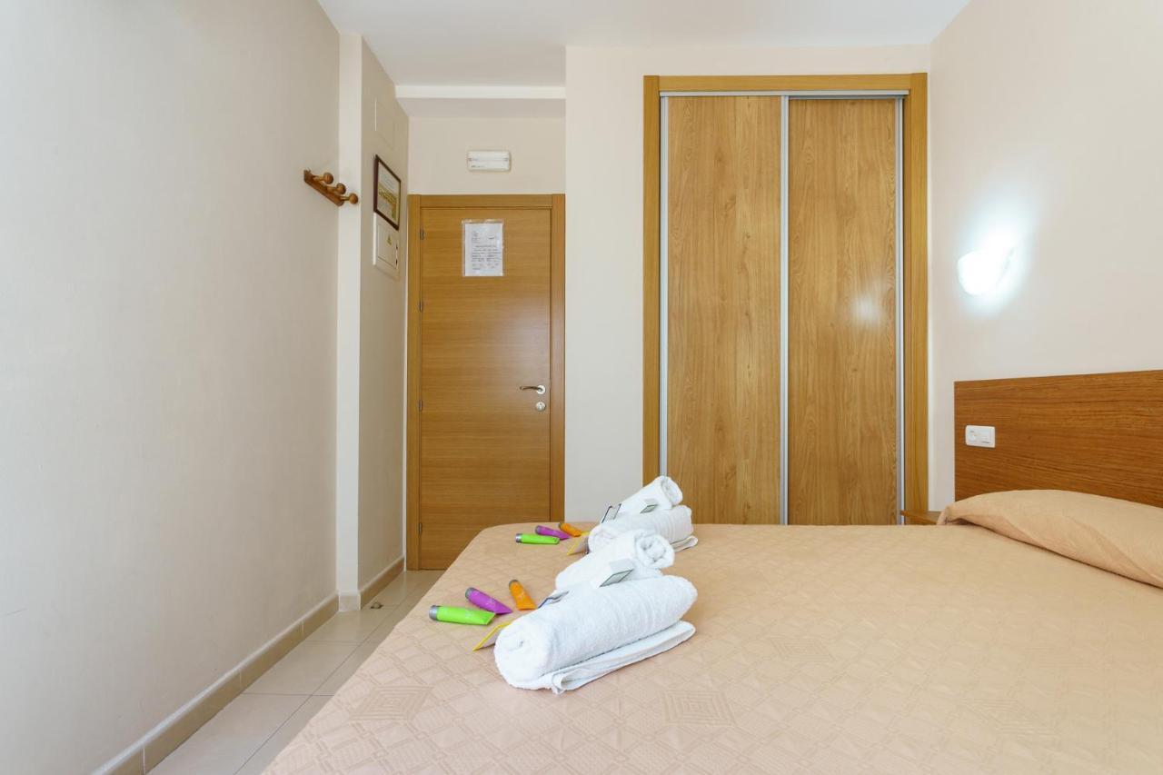 Hostal Costabella Powered By Faro Homes Fuengirola Luaran gambar