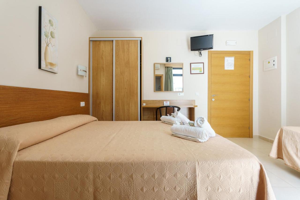 Hostal Costabella Powered By Faro Homes Fuengirola Luaran gambar