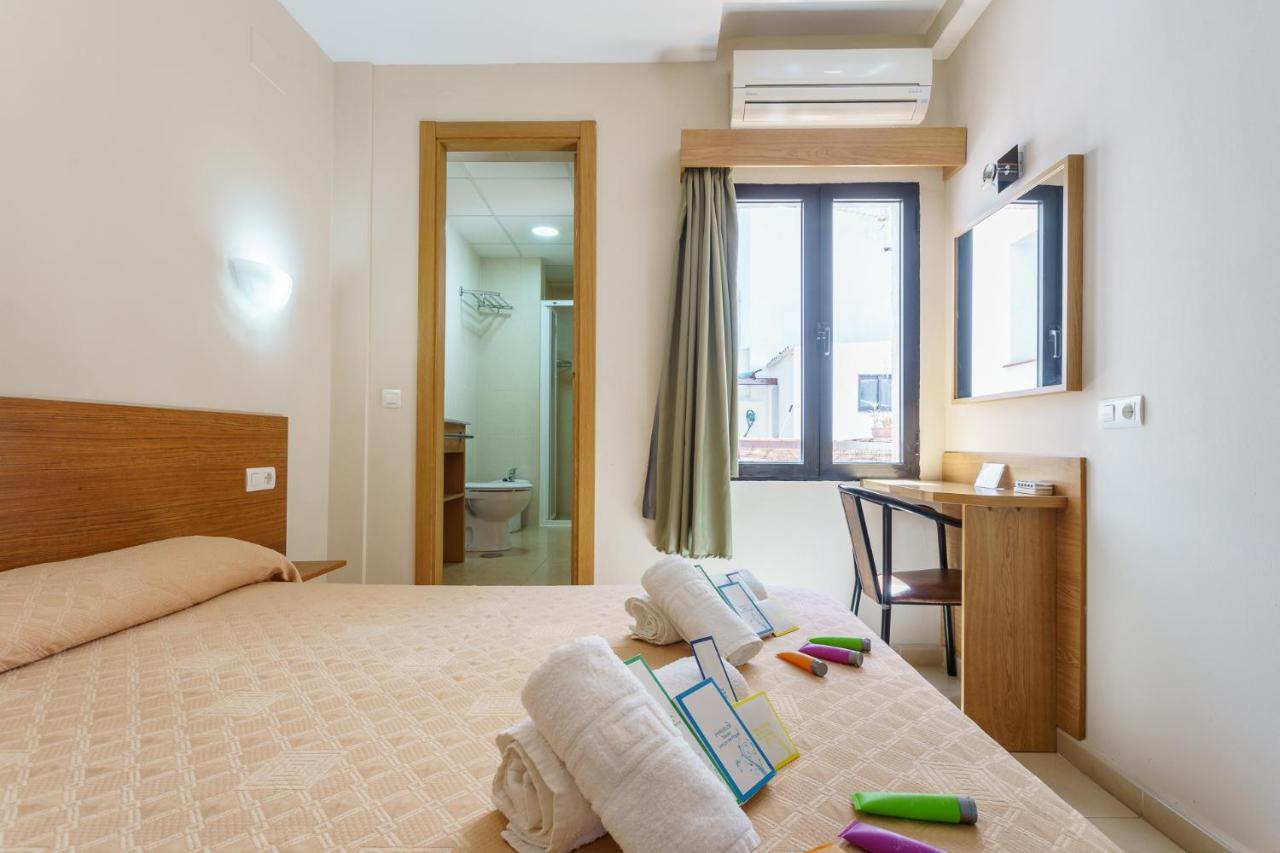 Hostal Costabella Powered By Faro Homes Fuengirola Luaran gambar