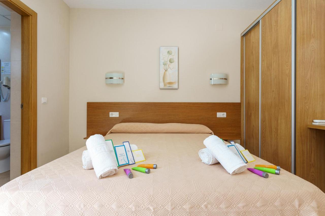 Hostal Costabella Powered By Faro Homes Fuengirola Luaran gambar
