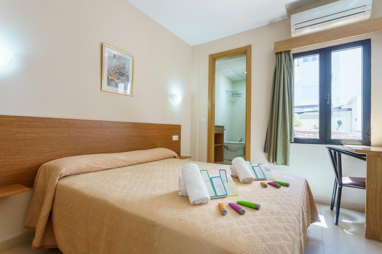 Hostal Costabella Powered By Faro Homes Fuengirola Luaran gambar