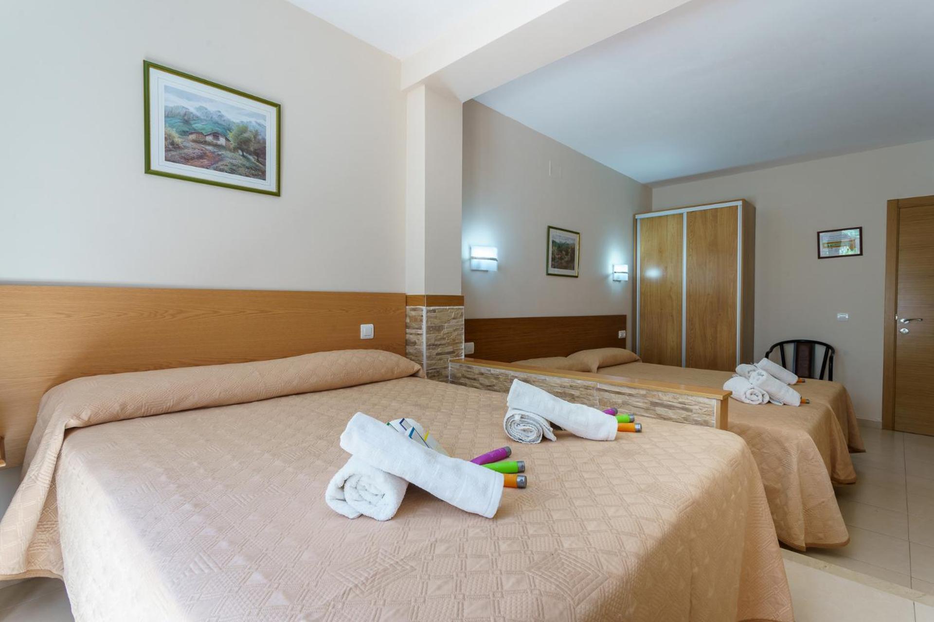 Hostal Costabella Powered By Faro Homes Fuengirola Bilik gambar