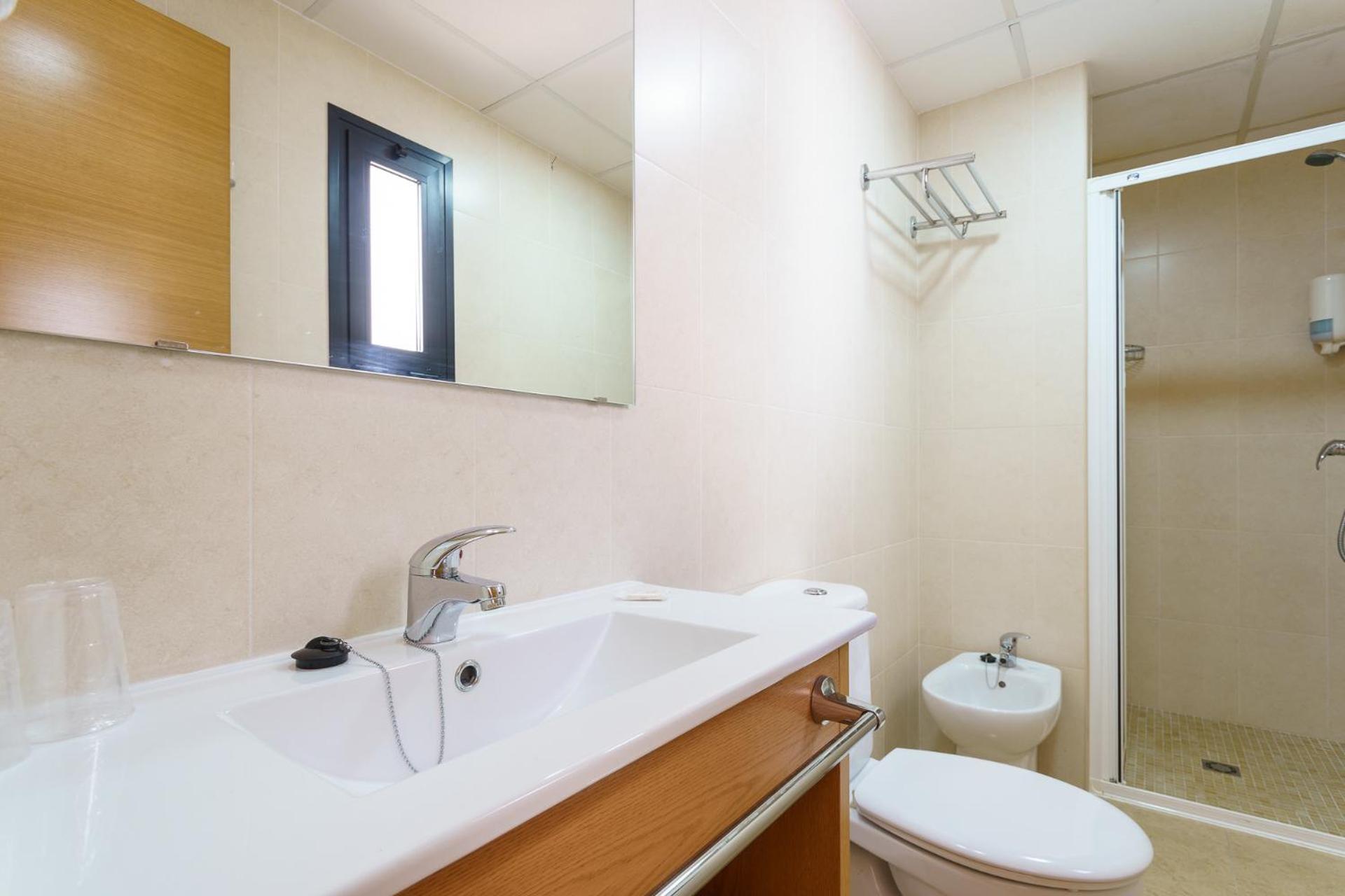 Hostal Costabella Powered By Faro Homes Fuengirola Bilik gambar